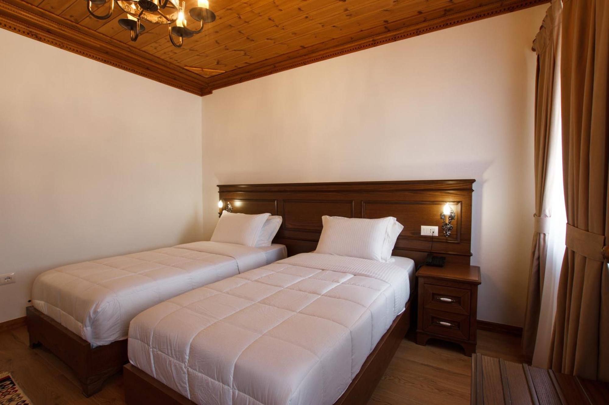 Rose Garden Hotel Гирокастра Экстерьер фото